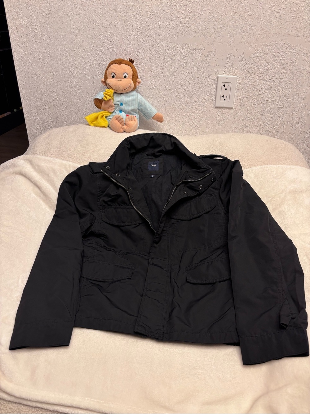 GAP Black Men’s Raincoat with Front Pockets